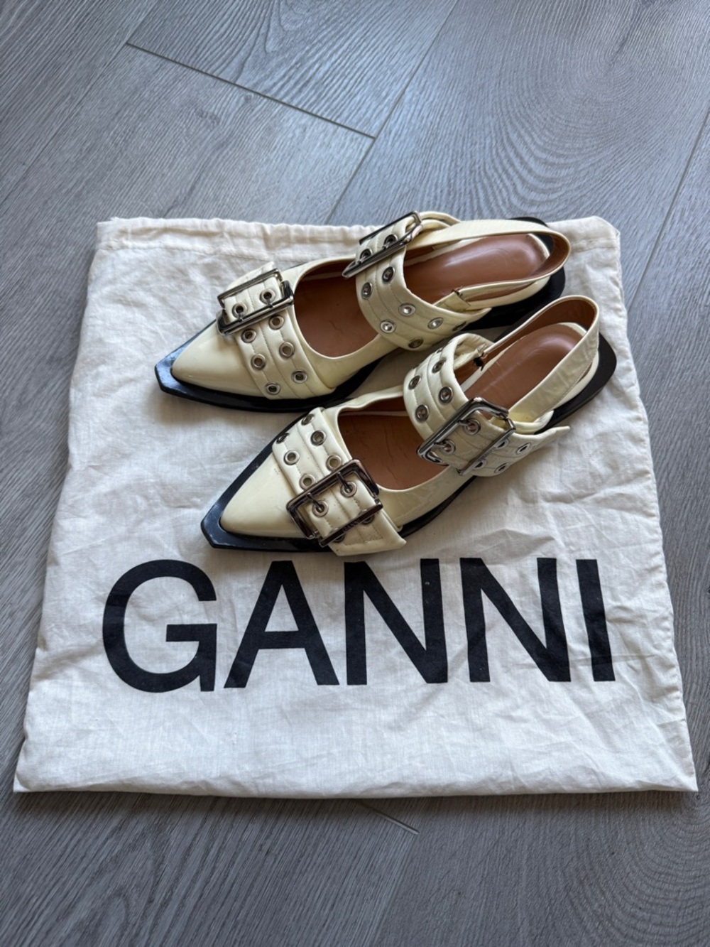 GANNI white buckle ballerina buckled flats EU size 38